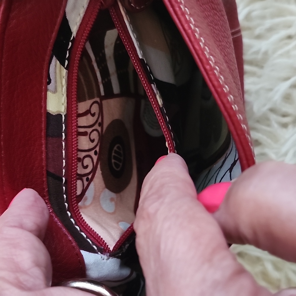 SALE💥Brighton Leather Love Ya Org Heart Crossbody - Picture 6 of 13